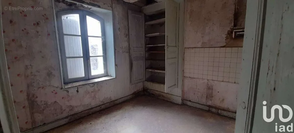 Toad - Duplex Apartments with Parking in Deols