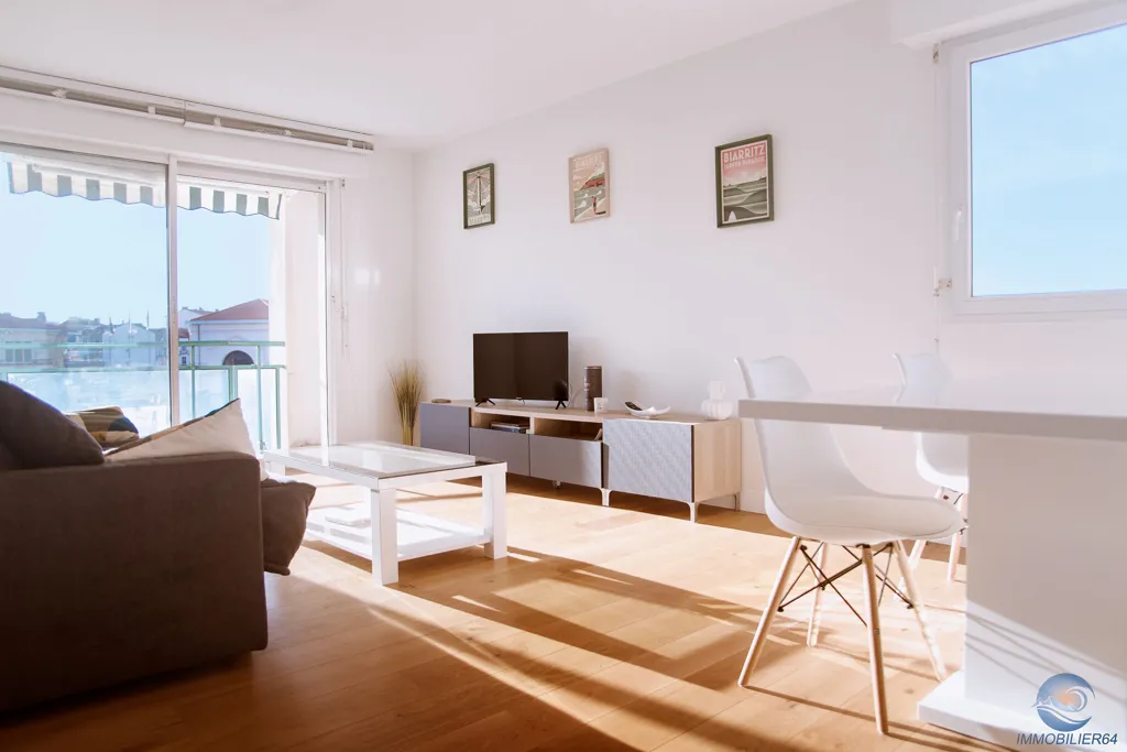 Living Room - Luxury Apartment with Triple Exposure in Biarritz