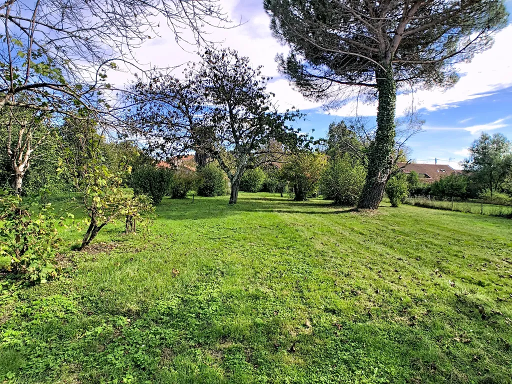 Jardin - Maison avec Garage et Terrain Constructible près des Commerces