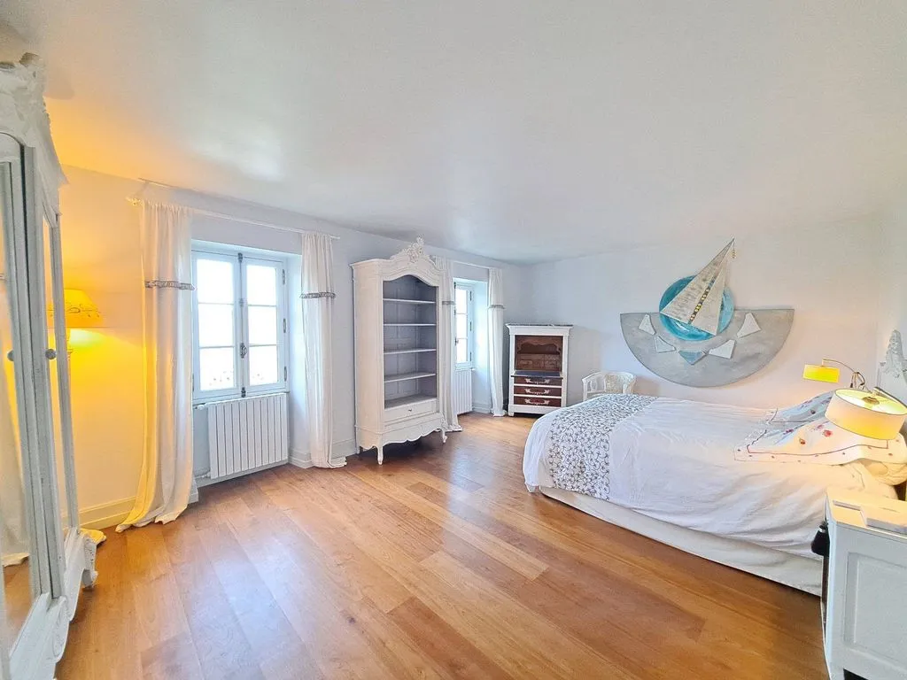 Chambres - Maison de Luxe avec Piscine à Condom