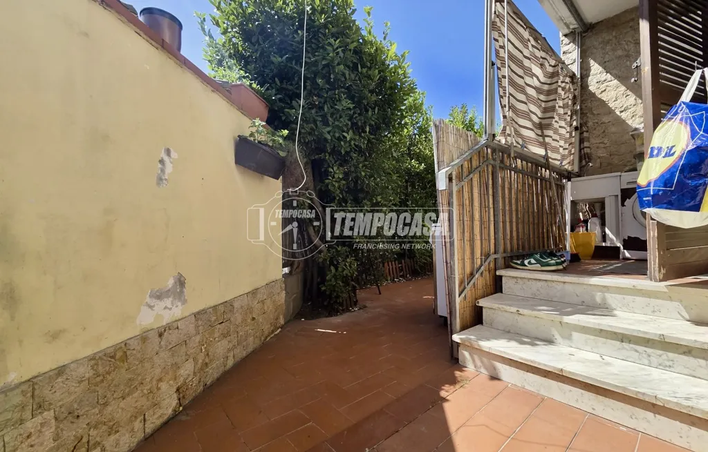 Terrass - Rustic Villa with Garden in Castagnola, Massa