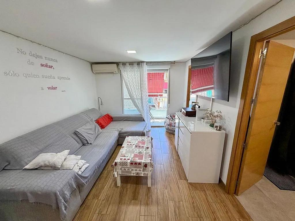 Elutuba - Apartment with Balcony in Silla