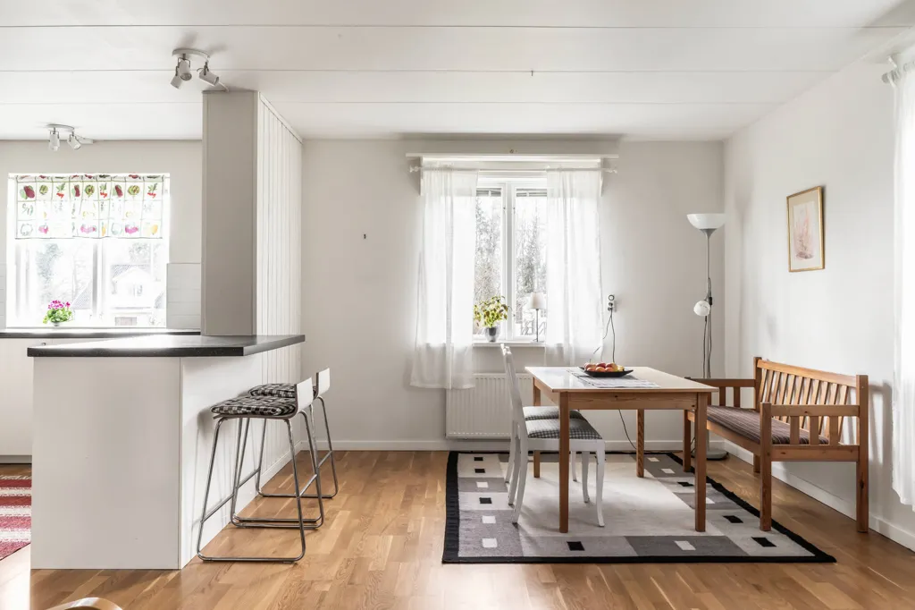 Cuisine - Charming 1950s Villa with Garden in Rickarum