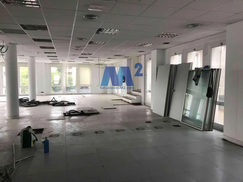 Pièces - Mixed-Use Building with Office Space in Alcobendas