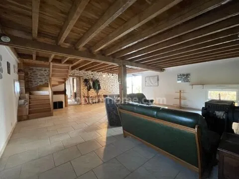 Maison 9 pièces à Arnac la poste