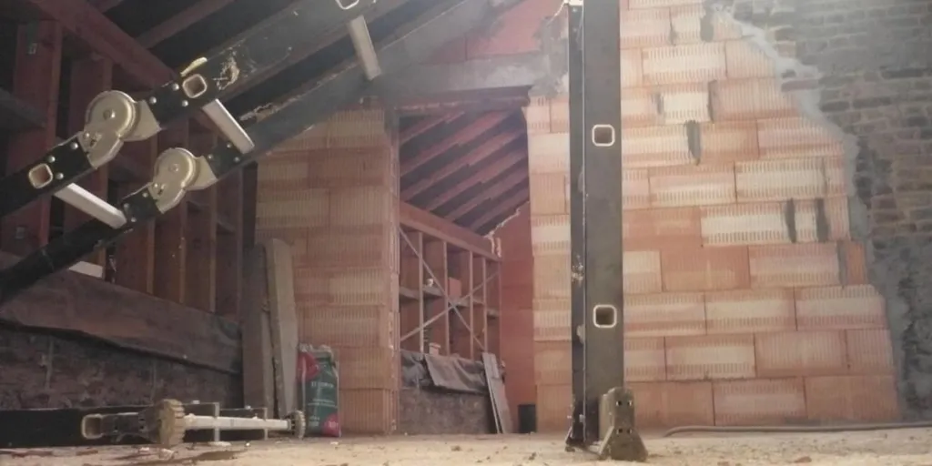 Pièces - Immeuble avec Garage et Combles à Lodelinsart