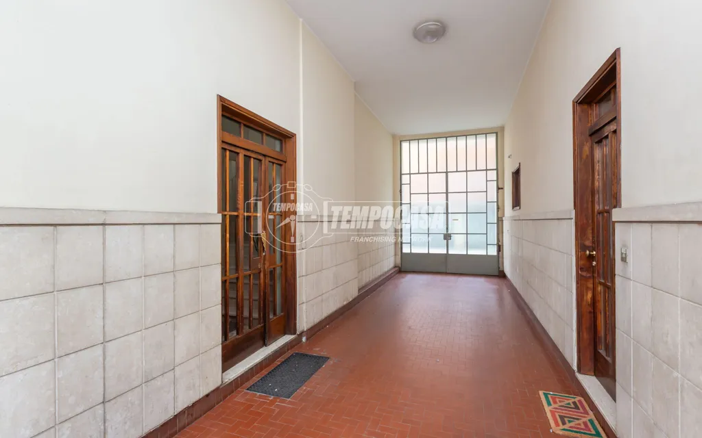 Esik - Apartment with Balcony in Chieri