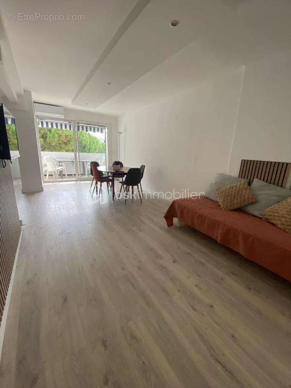 Bedrooms - City Centre 3-Piece with Terrace and Lift