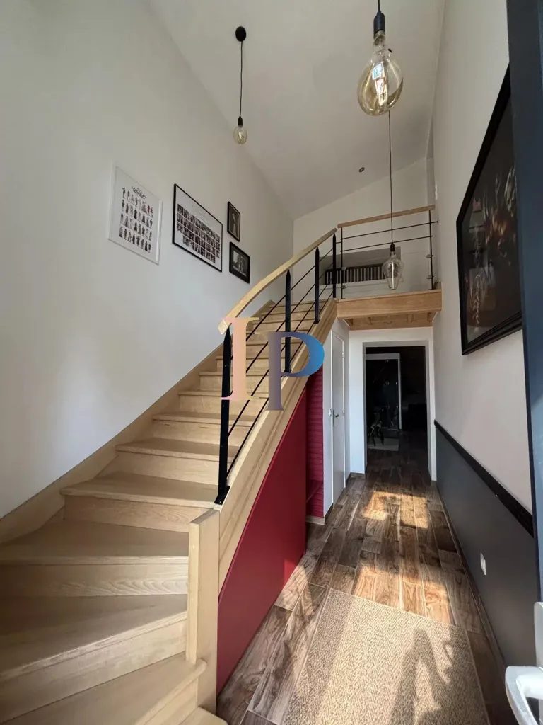 Pièces - Maison en Pierre Rénovée avec Piscine près de Charlieu