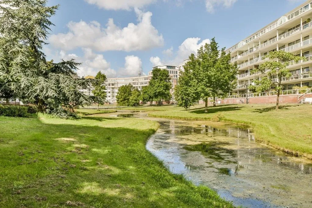 Aed - Semi-Detached House with Courtyard in Den Haag