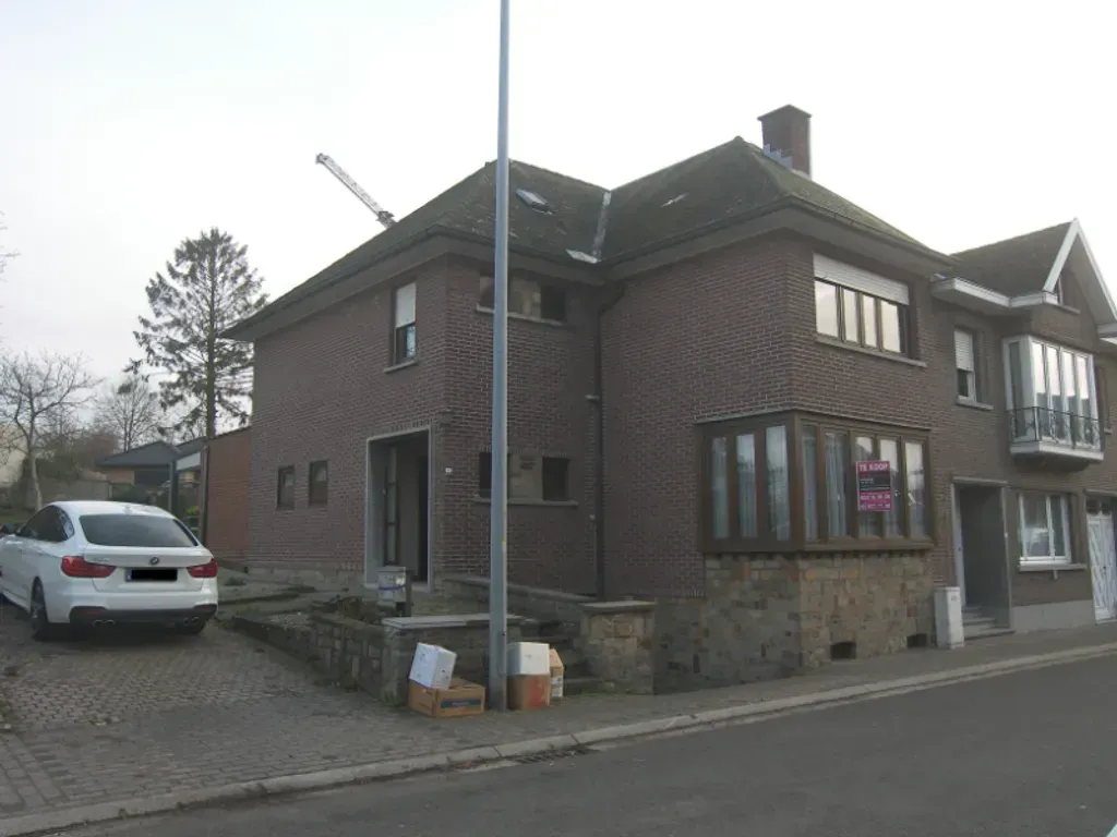 Välivaade - Concrete House with Garden in Mere