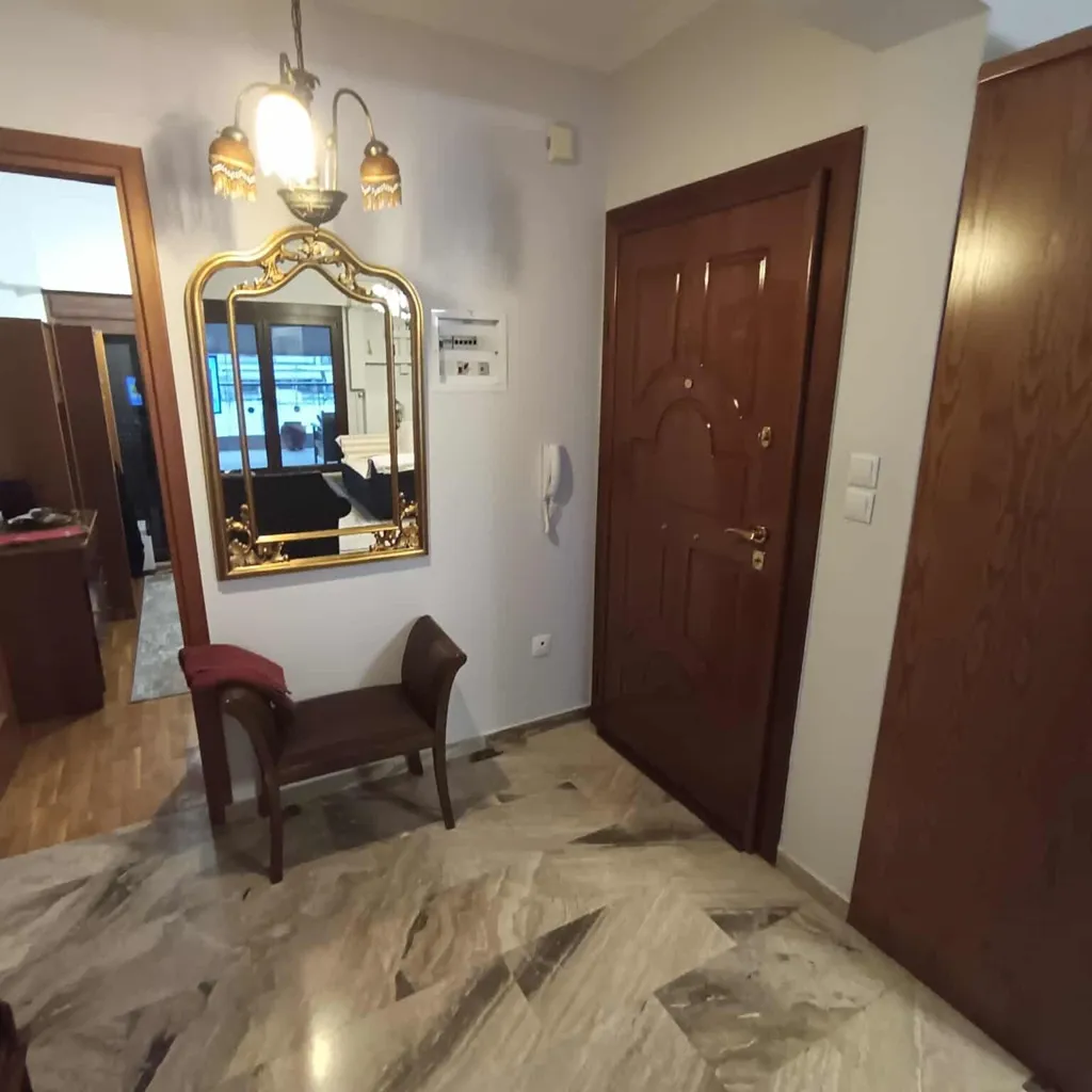 Esik - Flat with Panoramic View in Thessaloniki
