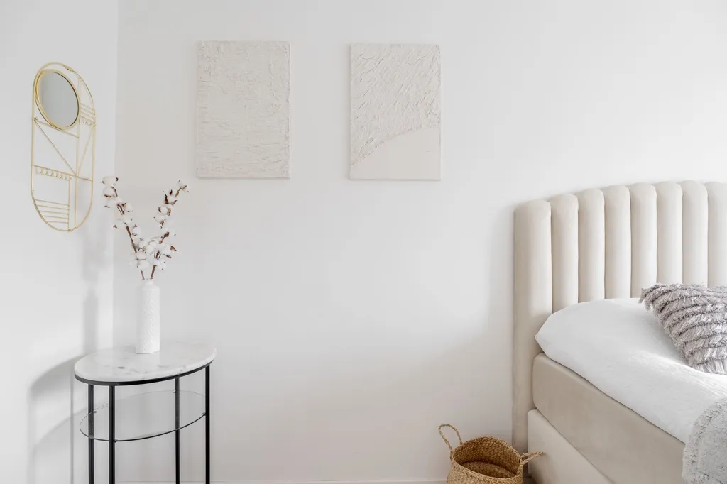 Chambres - Renovated 3-Bedroom with Balcony in Southeast
