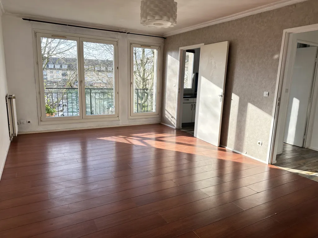Pièces - Duplex de 3 Chambres en Centre-Ville à Saint-Leu-d'Esserent