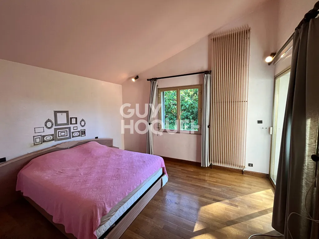 Magamistoad - Spacious House with Pool in Langlade