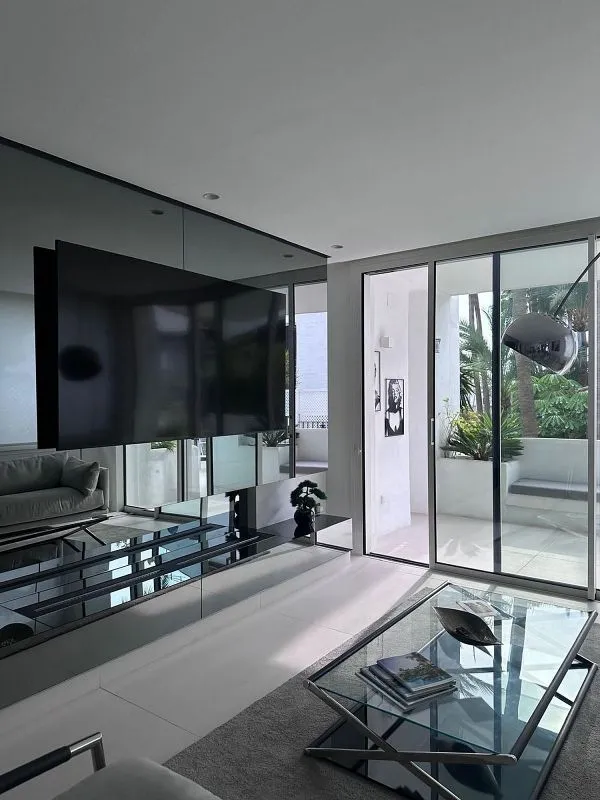 Elutuba - Duplex with Pool in Marbella's Golden Mile