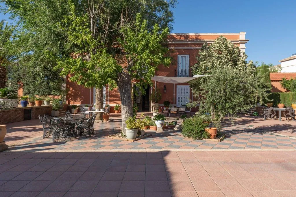 Garden - Historic Palatial House with Pool in Ogíjares