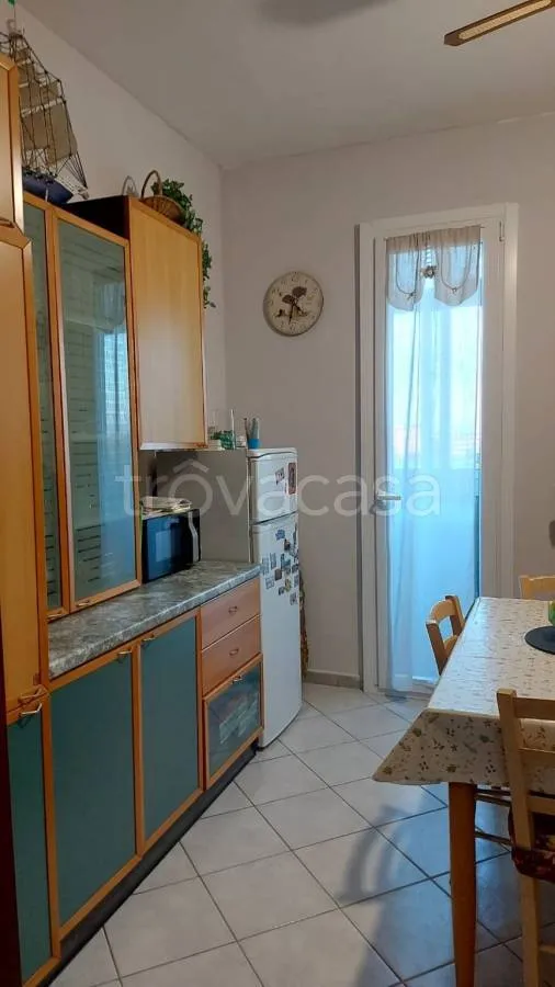 Söögituba - Rear-Facing Apartment with Balcony in Turin