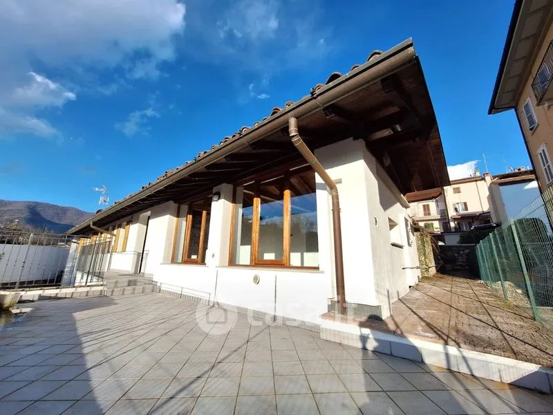 Terrace - Rustic Villa with Private Garden in Trescore Balneario