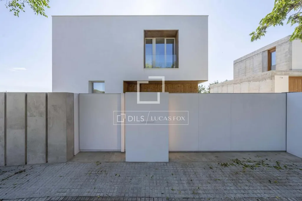 Välivaade - Modern House with Pool in Reus