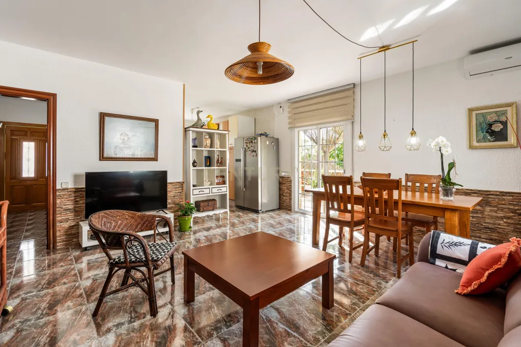 Dining Room - Independent House with Montserrat Views in Abrera