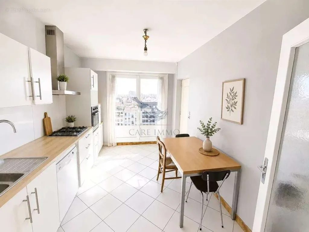 5-room apartment in Villeurbanne