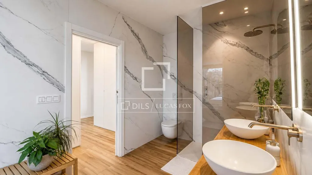 Salles de bain - Semi-Detached Villa with Pool in Miramon, Donostia