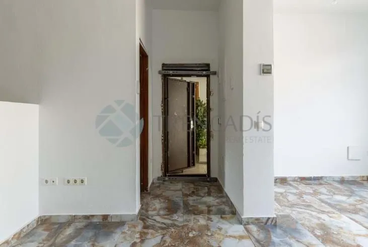 Entrée - Duplex Attic with Terrace in Puente de Vallecas