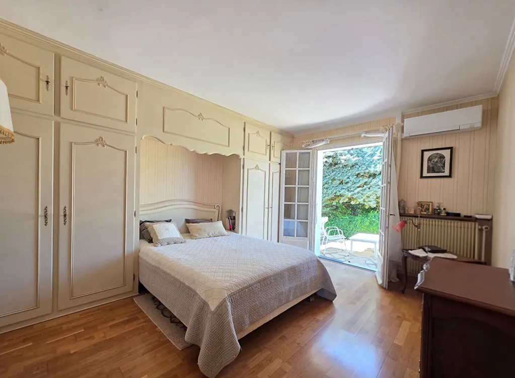 Magamistoad - House with Pool and Tennis Court in Savouges