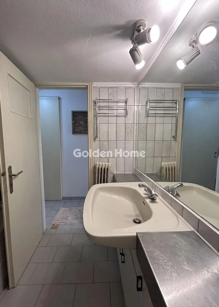 Vannitoad - Apartment with Balcony and View in Upper Ilisia