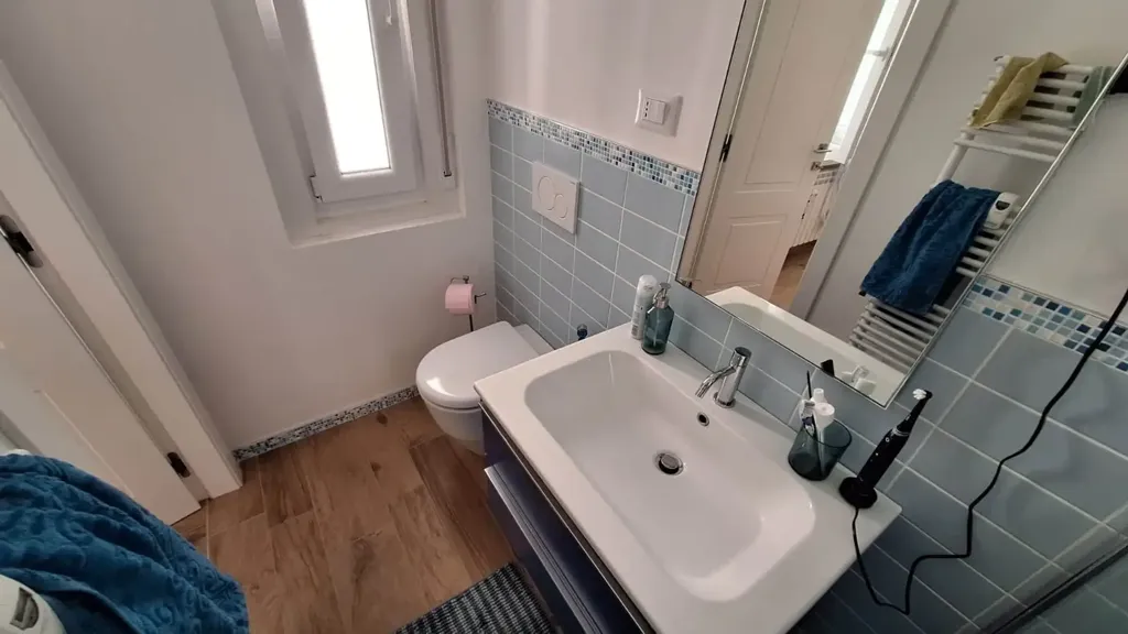 Vannitoad - Elegant Triplex with Terrace in Trieste