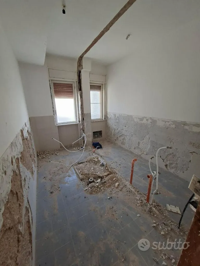 Rooms - Bright 5-Room Apartment with Balcony in Palermo