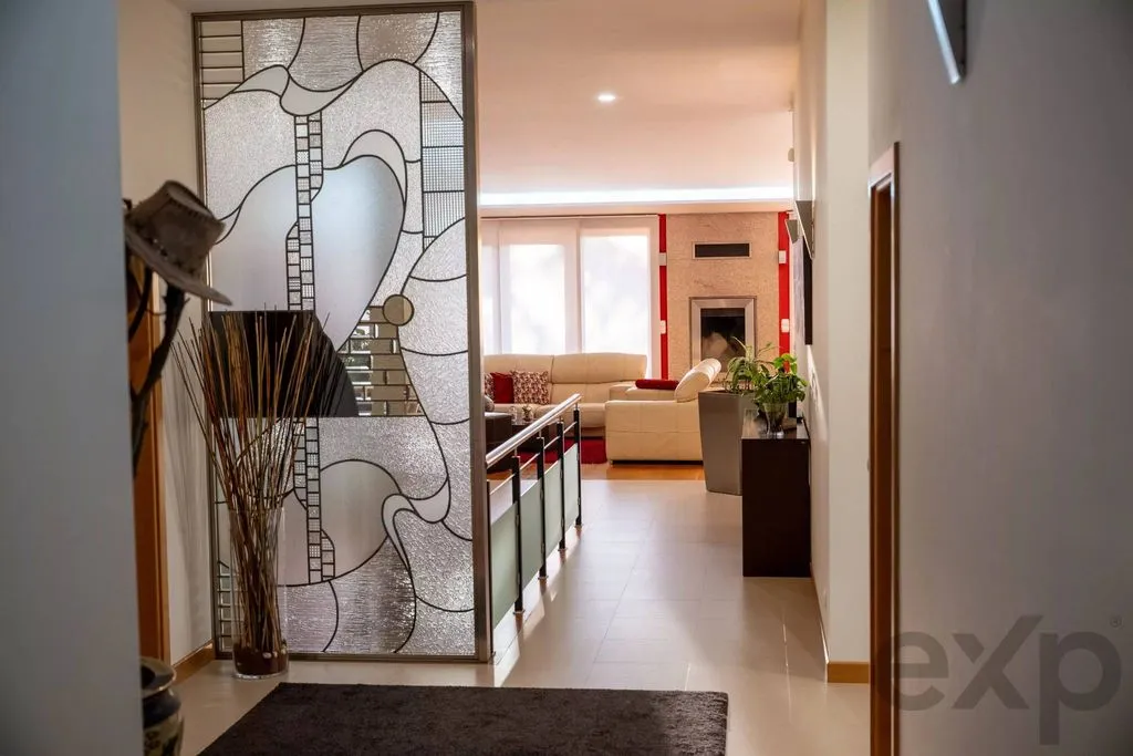 Entrée - Luxury Villa with Greenbelt View in Friestas