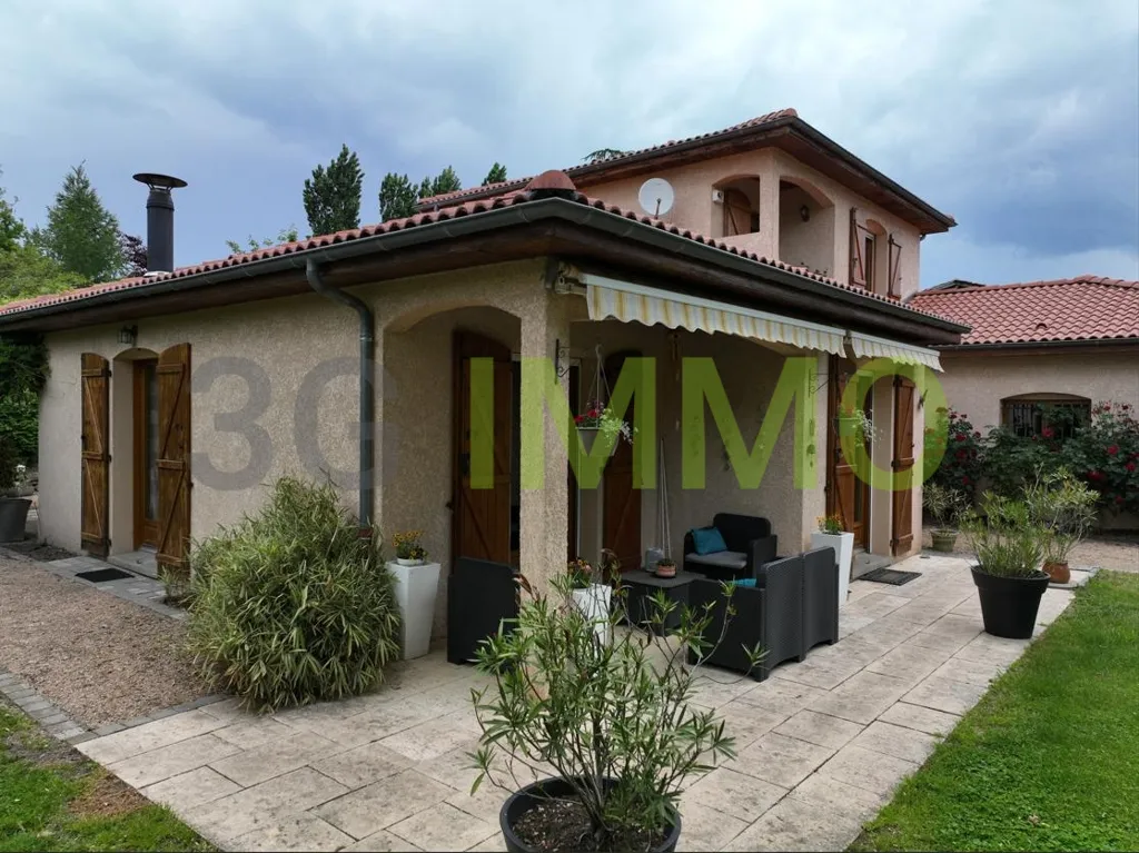 Terrasse - Maison d'Architecte avec Piscine au Calme à Lezoux