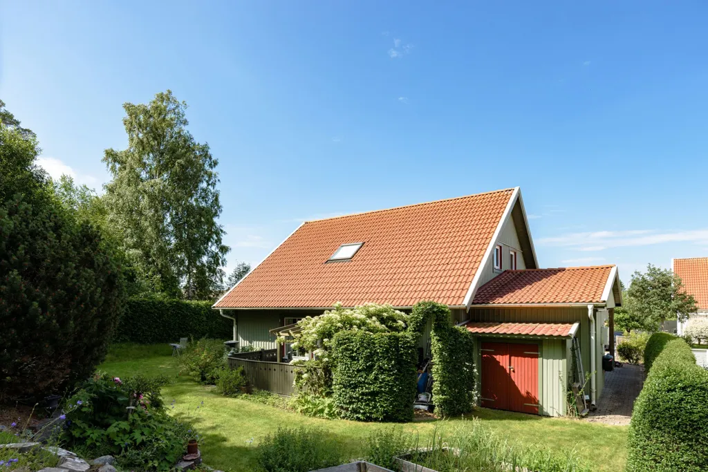 Aed - Charming Villa with Solar Panels in Lugnet