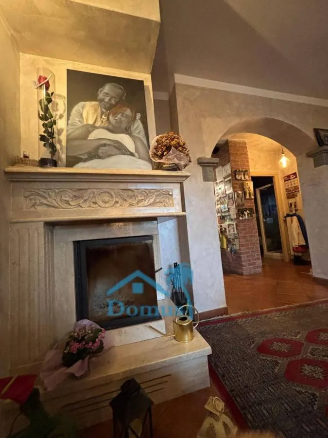 Séjour - Villa with Garden and Fireplace in Pinerolo