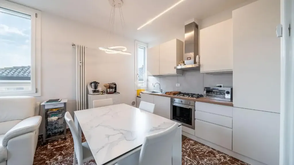 Cuisine - Signorile Flat with Ascender in Modena's Historic Centre