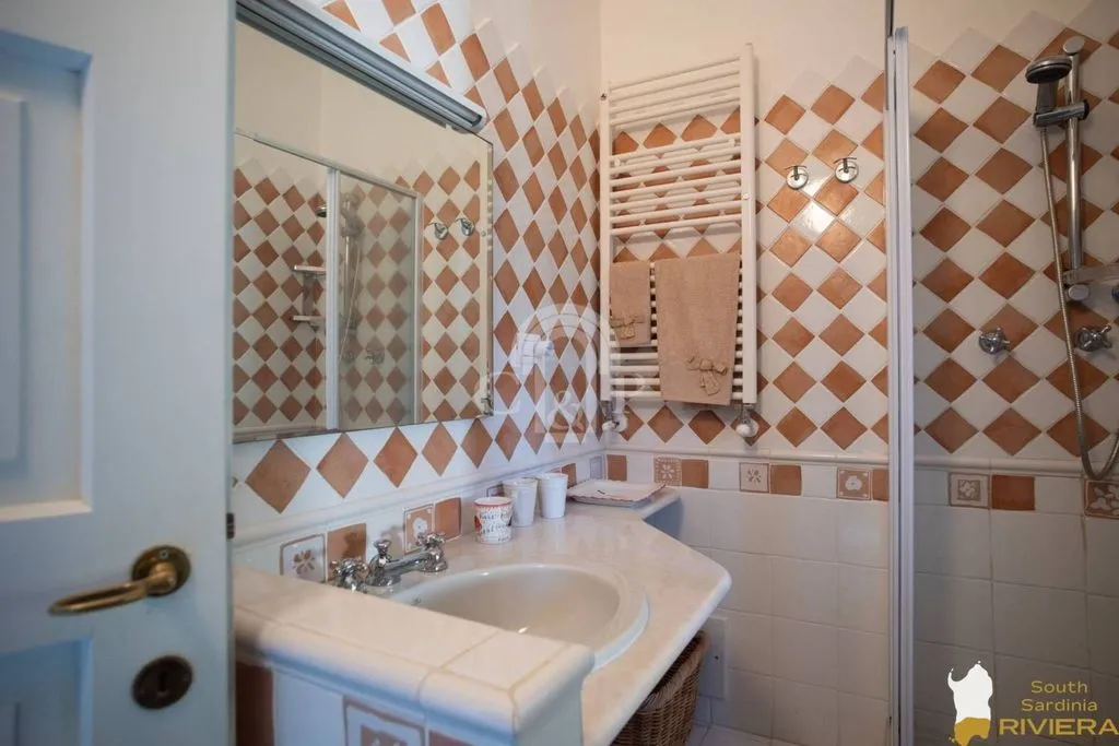 Salles de bain - Villa with Garden in Is Morus, Pula