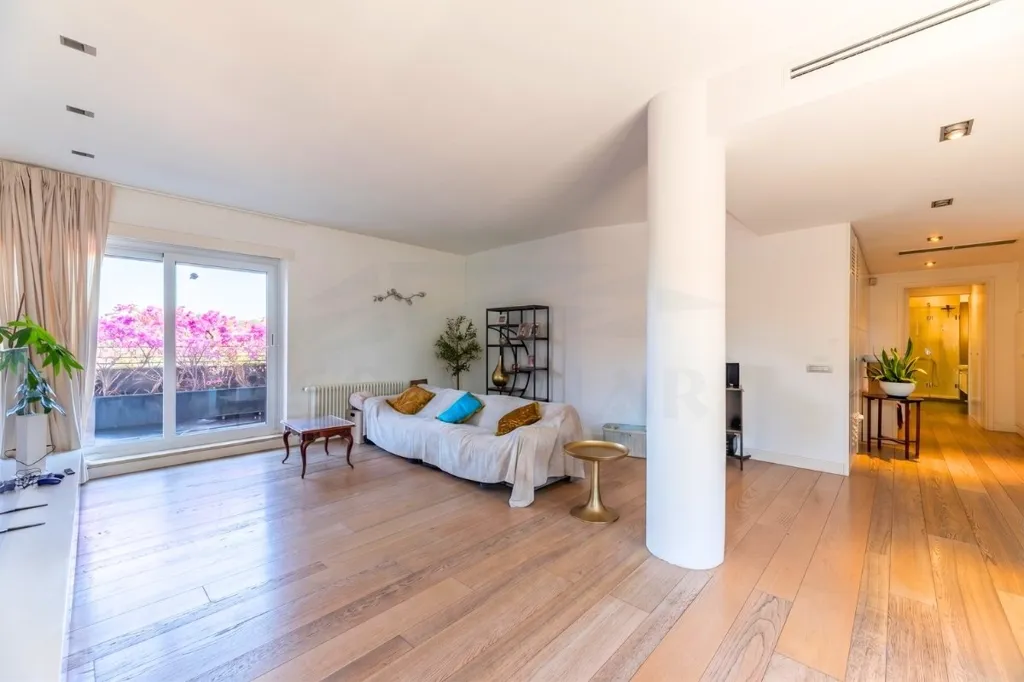 Elutuba - Penthouse with Panoramic Terrace in Vigna Clara, Rome