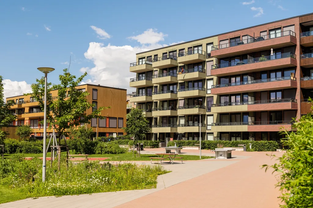 Garden - 3-Bedroom Apartment with Garden Access in Oslo