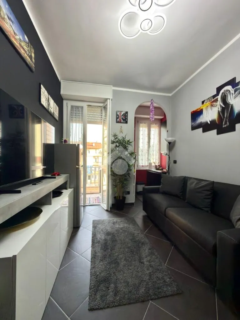 Elutuba - Fully Rented Flat with Balcony in Torino