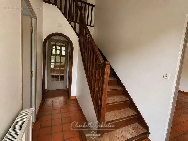 Pièces - Maison Familiale avec Jardin à Choisy-au-Bac
