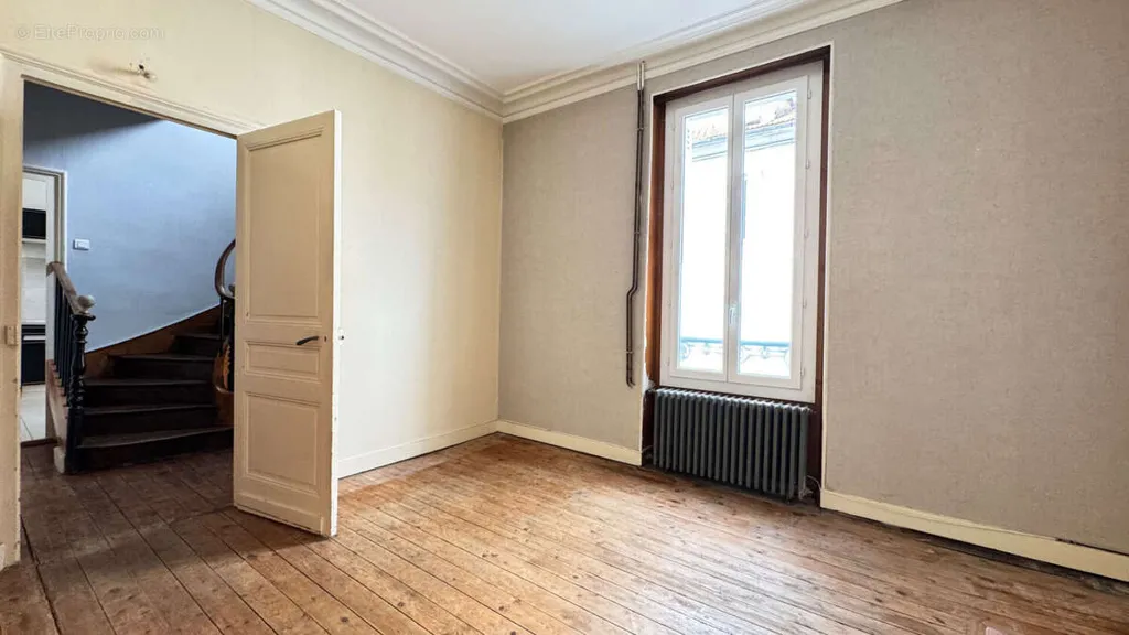 9-toaline korter asukohas Perigueux