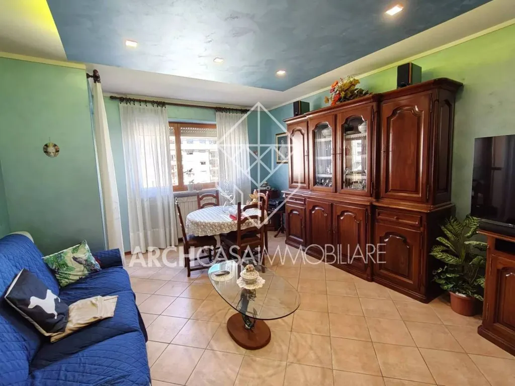 Soggiorno - Apartment with Terrace in Cuneo