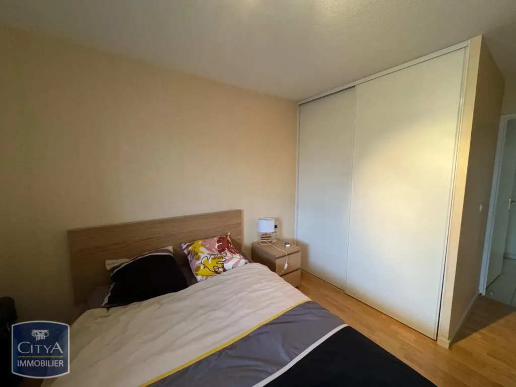 Magamistoad - Meubled 2-Bedroom Apartment with Balcony in Brest