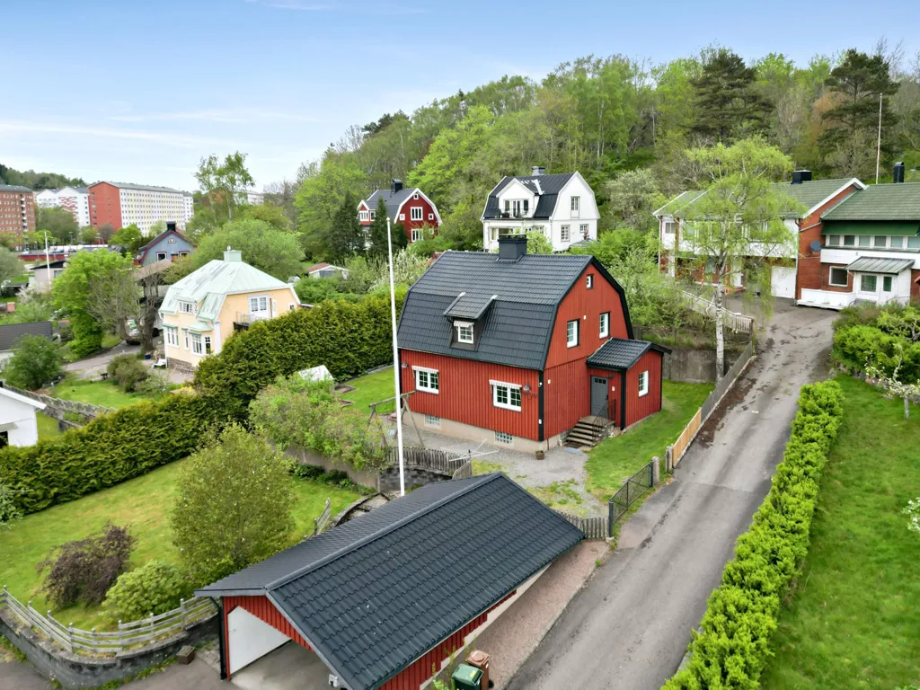 Õhuvaade - Modern Villa with Garden in Backaplan