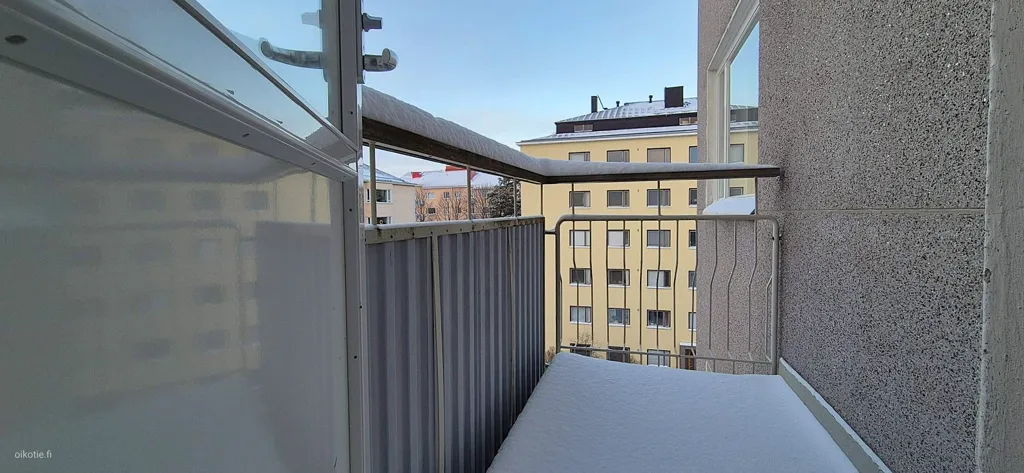 Balcony - Apartment with Balcony in Munkkiniemi, Helsinki