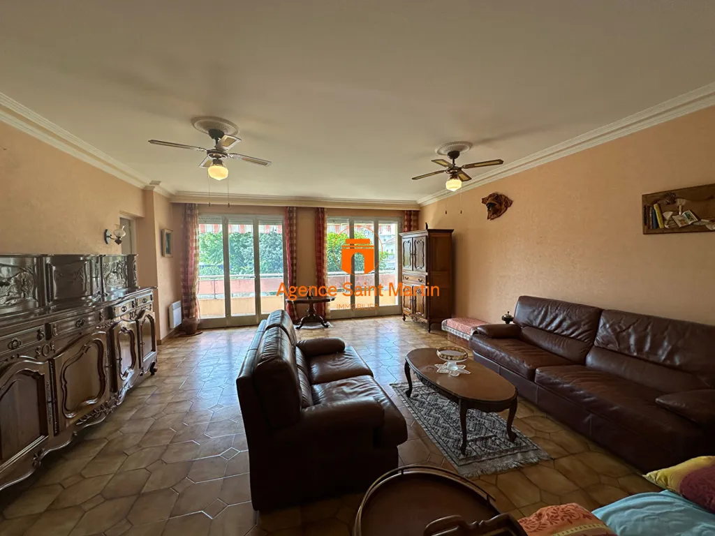 Elutuba - T4 Apartment with Balcony in Montélimar