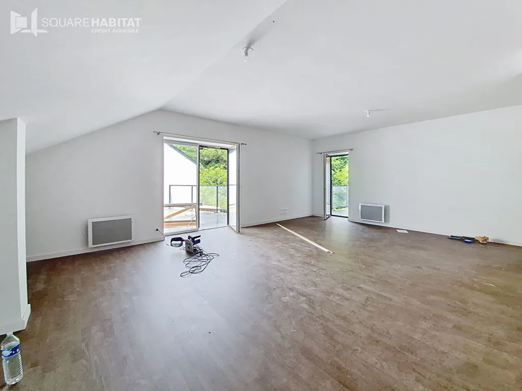 Elutuba - 3-Bed Apartment with Terrace in Le Palais