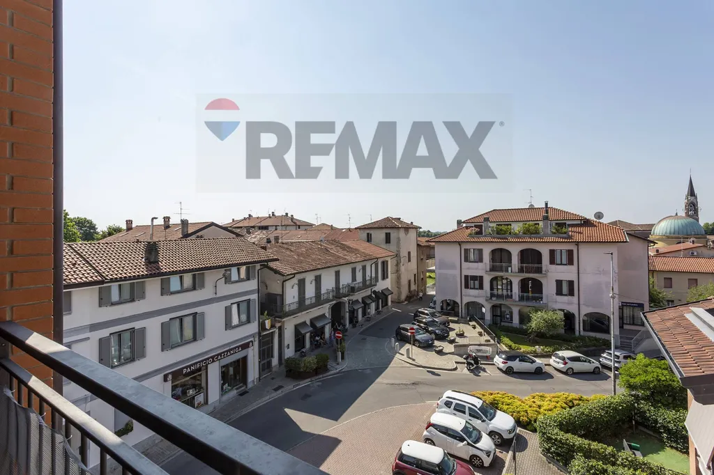 Balcon - Spacious Triplex with Panoramic View in Tregasio